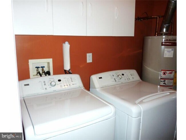 Building Photo - 2505 Saxony Dr