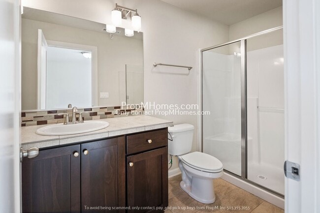 Building Photo - 441 NE Tork Pl