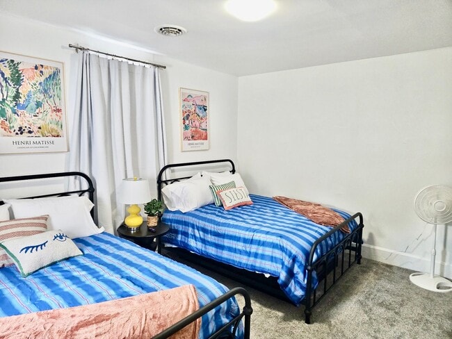 Building Photo - 621 N Carver St