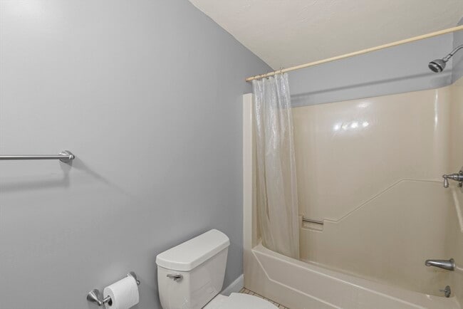 Building Photo - 38 Roosevelt St