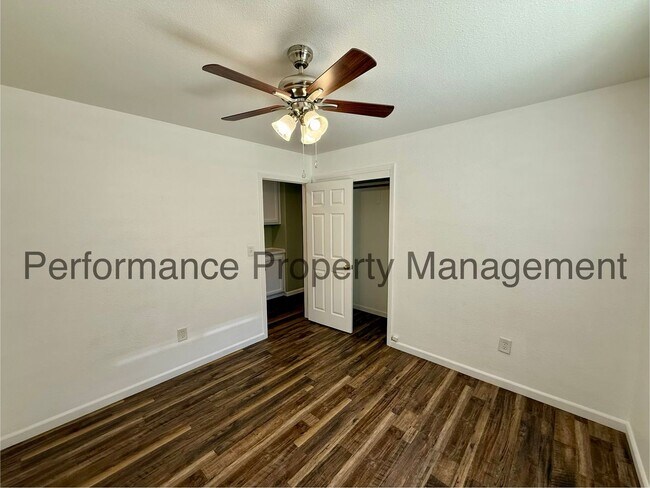 Building Photo - Updated 3 Bed/2 Bath Taft Home w/ Pool, Solar & $0 Deposit Option