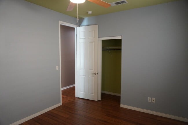 Building Photo - Beautiful Home in Gated Community!