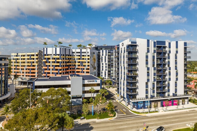 Building Photo - Oaklyn