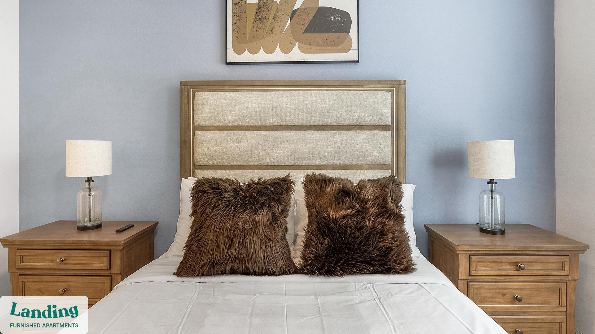 Building Photo - 2800 NE Green Oaks Blvd