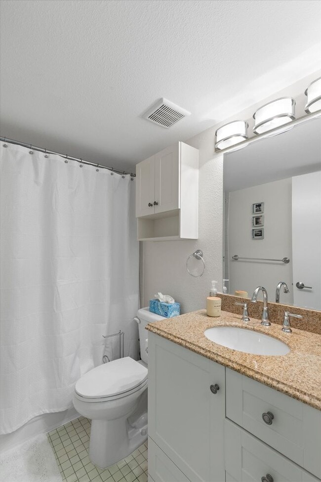 Building Photo - Fully Furnished 2BR/2BA at Las Salinas with Pool, Gym & Parking for Two