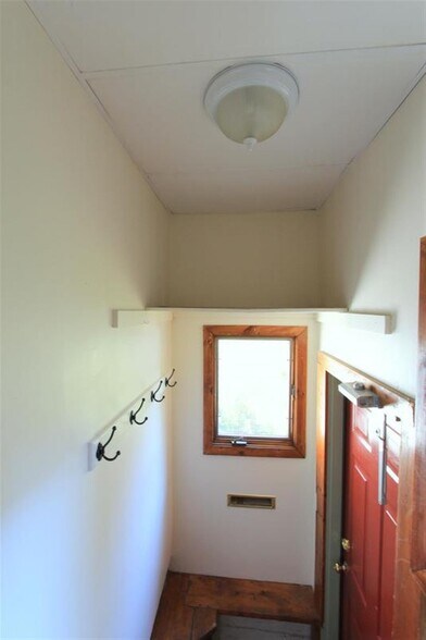 Building Photo - 12 Saginaw Ave