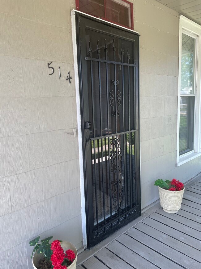 Building Photo - 514 E Sandusky St