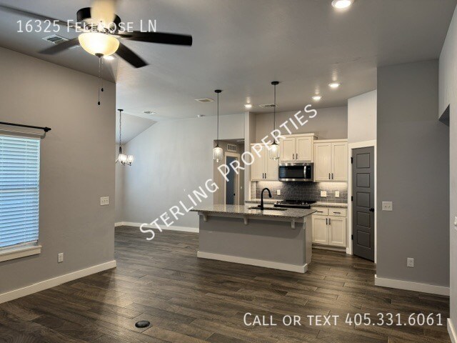 Building Photo - 16325 Fellrose Ln
