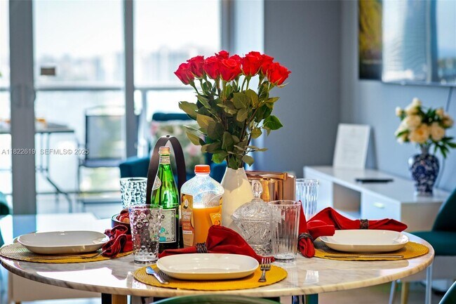 Building Photo - 2600 E Hallandale Beach Blvd