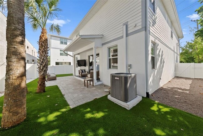 Building Photo - 5834 S MacDill Ave