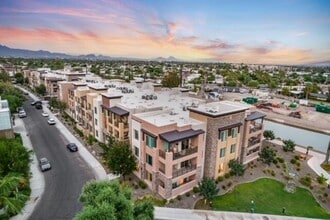 Building Photo - 4803 N Woodmere Fairway