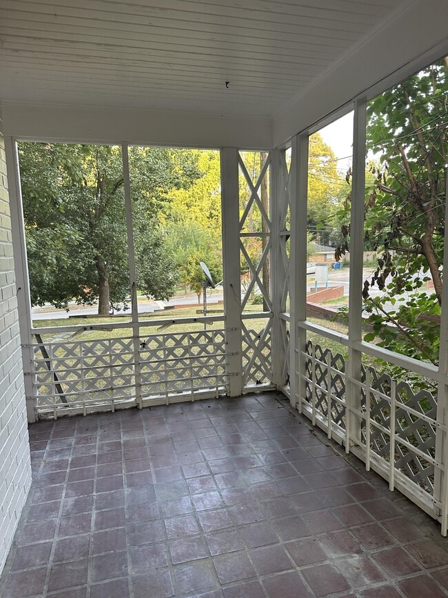 Building Photo - 1517 N Roxboro St