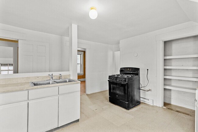 Building Photo - 278 Auburn St