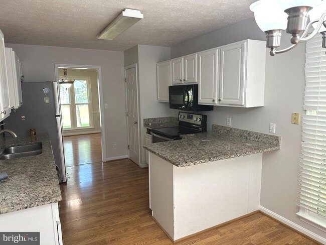 Building Photo - 6316 Forest Grove Dr