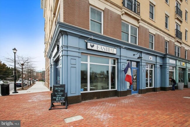 Building Photo - 221 S Fayette St