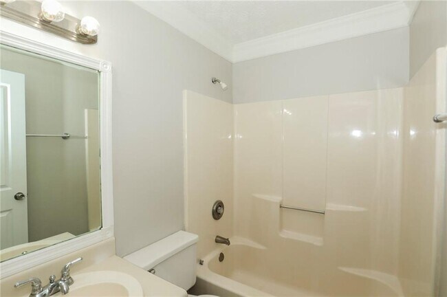 Building Photo - 206 Emily Dr