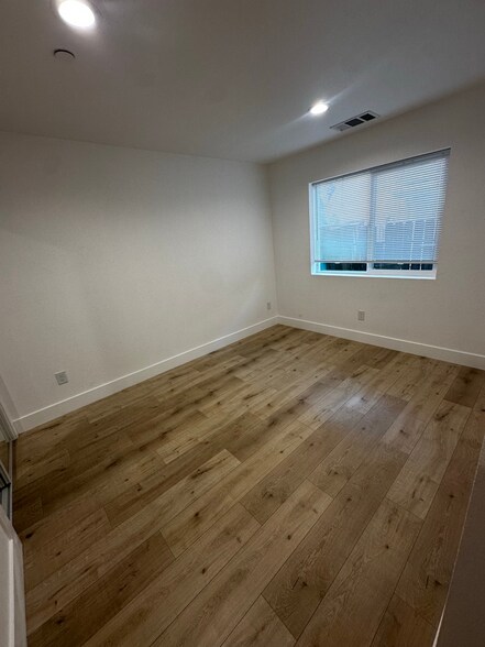 Building Photo - 806 Nogales St