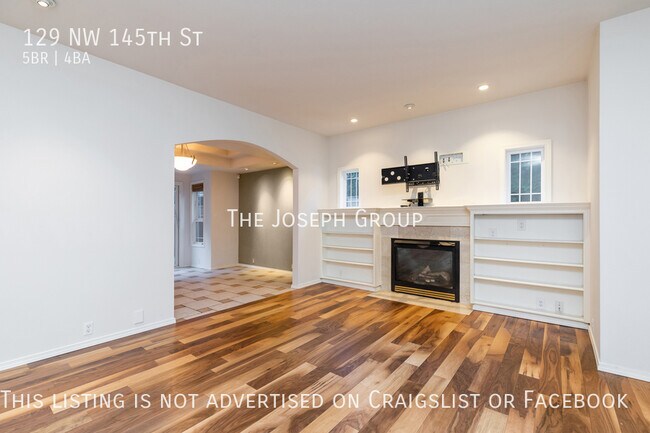 Building Photo - Beautiful 5 bed 3.5 bath in Seattle's Broa...