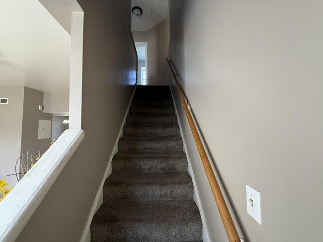 Building Photo - 1802 La Salle Pl