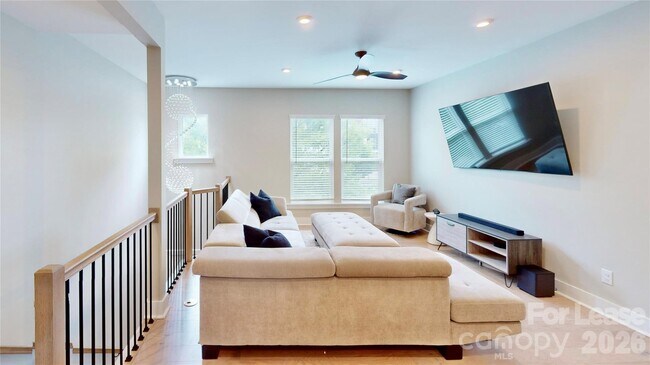 Building Photo - 3804 Sky Haven Dr