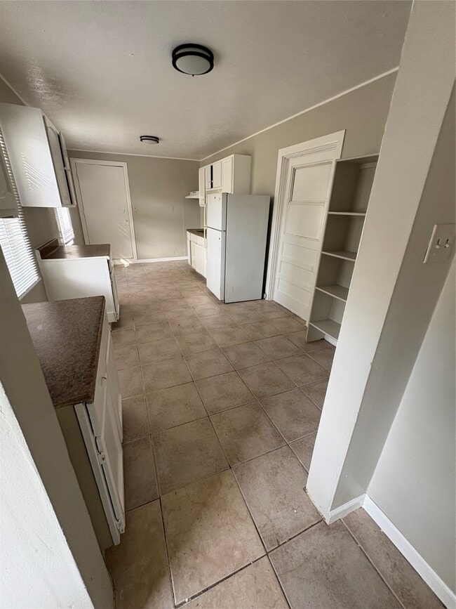 Building Photo - 905 St Lawrence River Rd