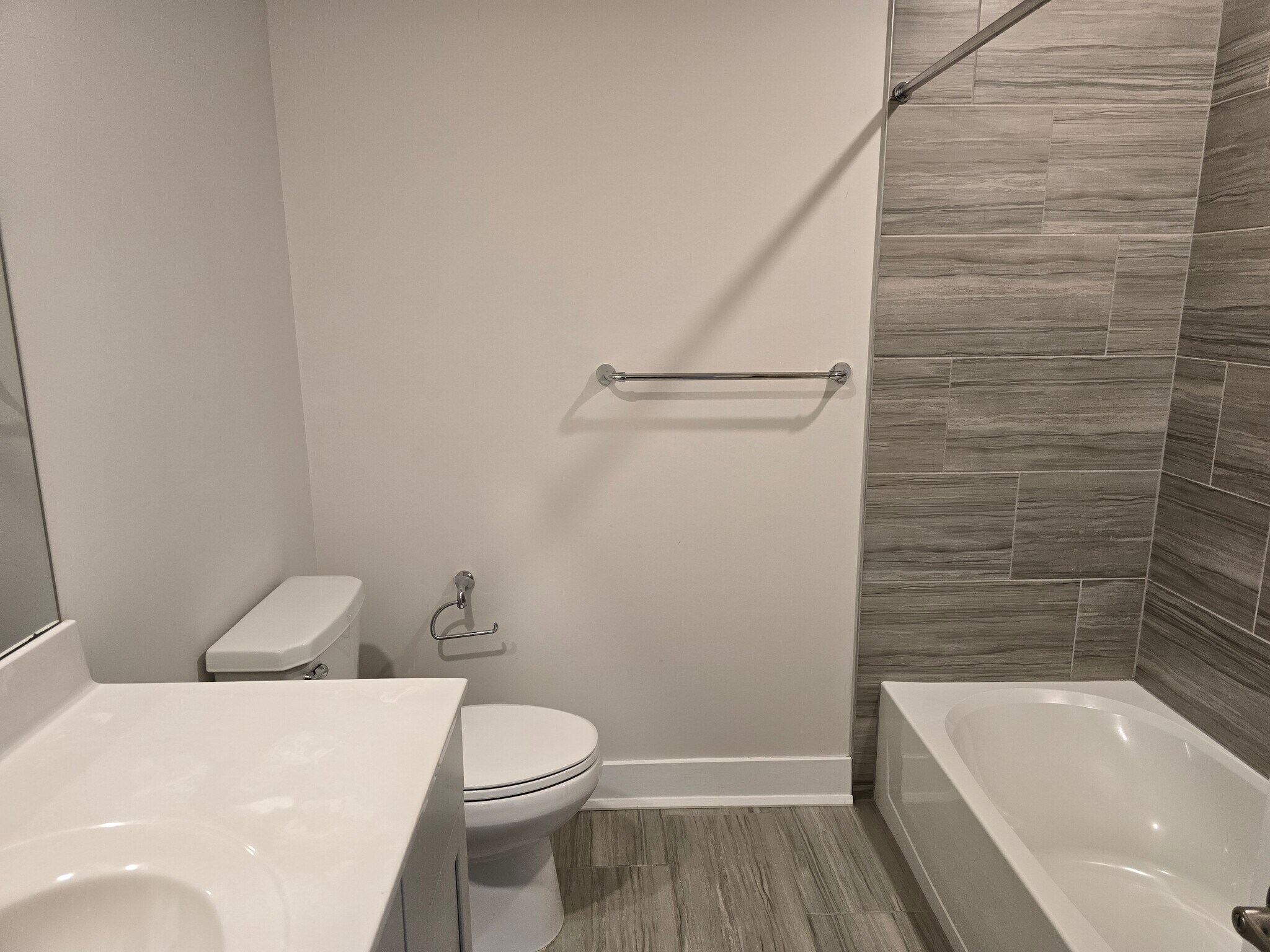 Building Photo - 226 Red Leaf Ln