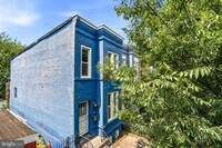 Building Photo - 1102 Trinidad Ave NE