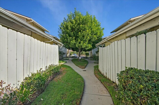 Building Photo - 16755 Parthenia St