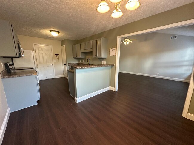 Building Photo - 1171 Catawba Way