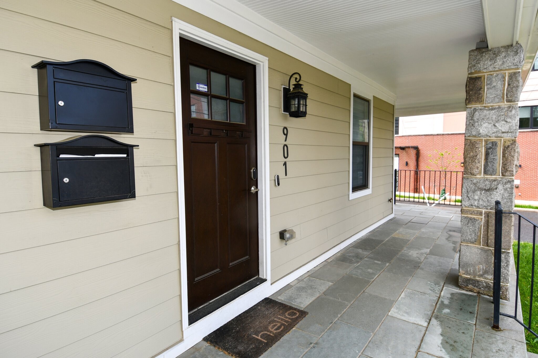 Building Photo - 901 Lawrence St NE