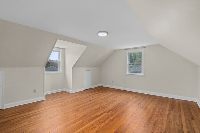 Building Photo - 216 S Poe St