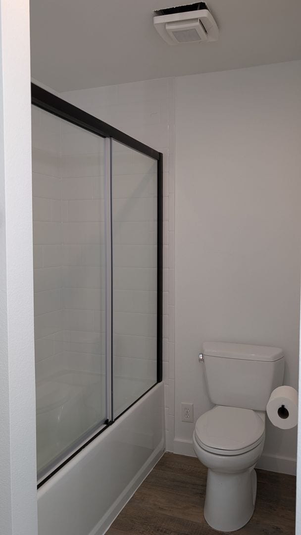 Building Photo - 3 Bedroom Charmer