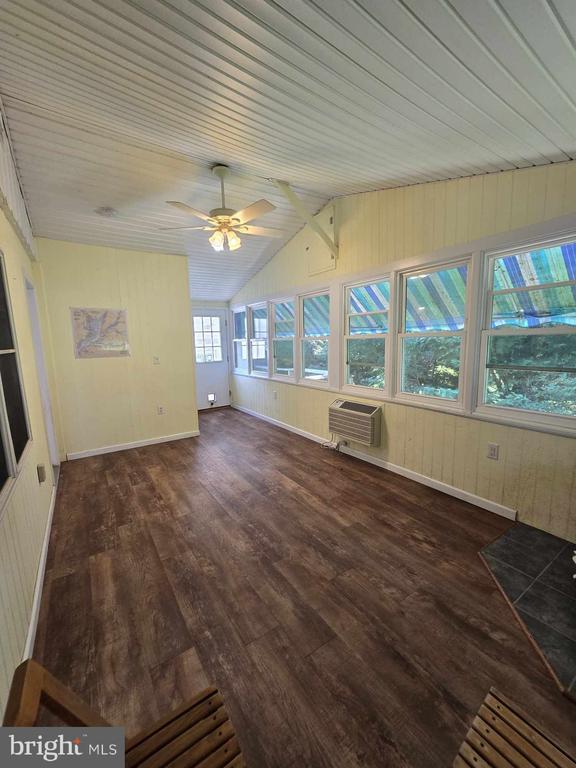 Building Photo - 140 Hollywood Beach Rd