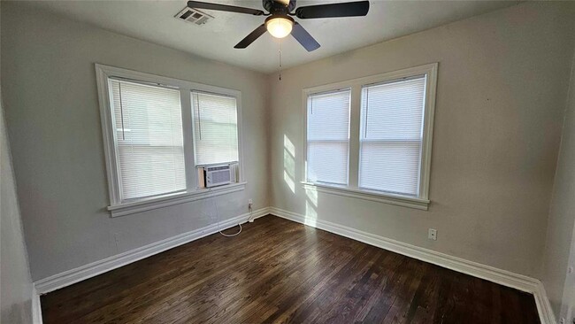 Building Photo - 3817 Key Pl