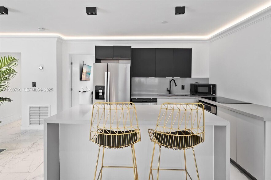 Building Photo - 270 NW 50th St