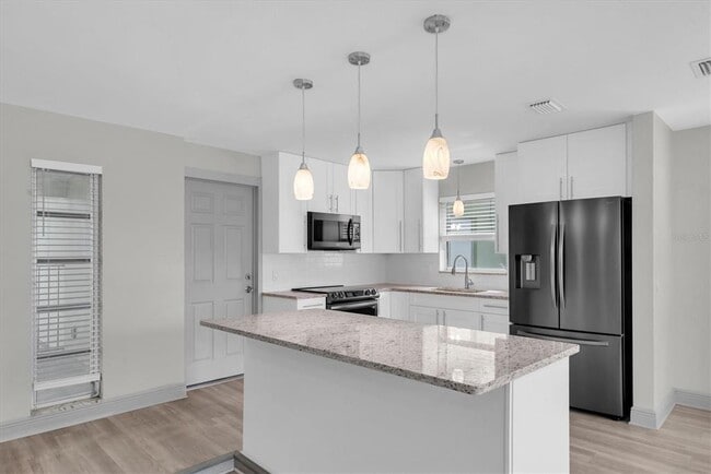 Building Photo - 1040 Britton St