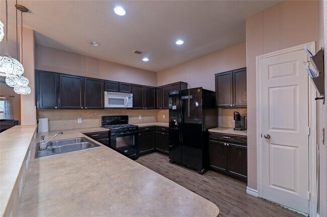 Building Photo - 2034 Eddlewood Ct