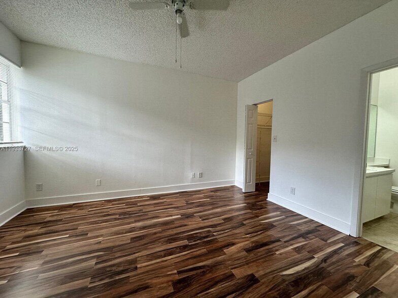 Building Photo - 891 Cypress Park Way