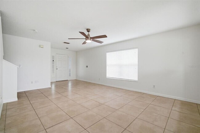Building Photo - 10604 Lakeside Vista Dr