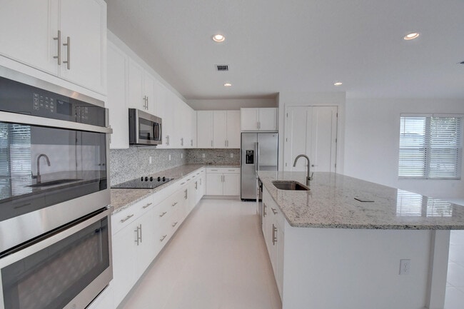 Building Photo - 9632 Highland Pointe Pass