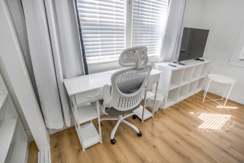 Building Photo - 312 La France Ave