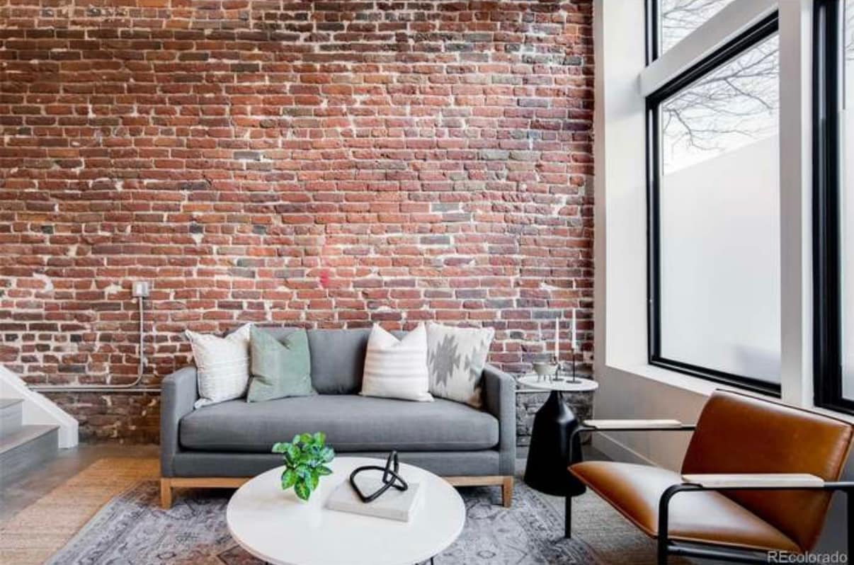 Building Photo - 807 E 22nd Ave