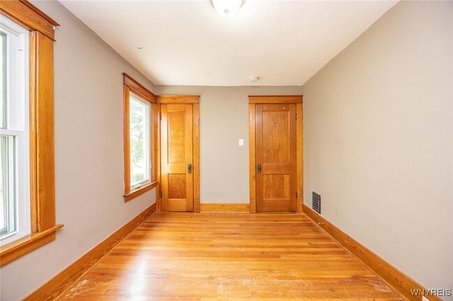 Building Photo - 1112 College Ave