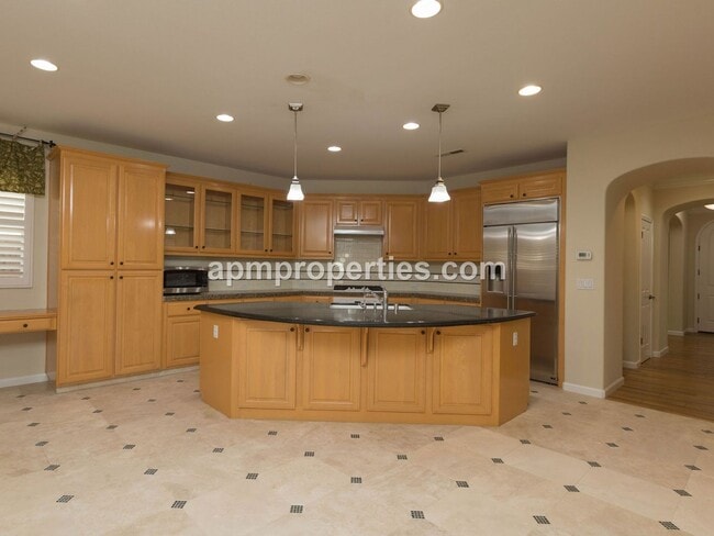 Building Photo - Upscale 3 Bedroom + Den, 4 bath, Detached Cottage, in Gale Ranch!