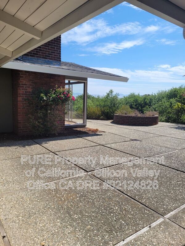Building Photo - 21224 Saratoga Hills Rd