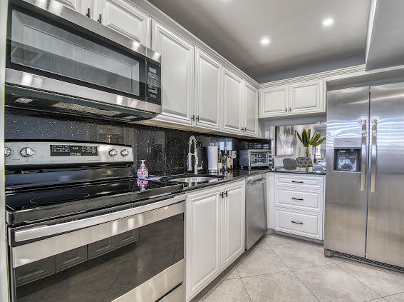 Building Photo - 3605 S Ocean Blvd