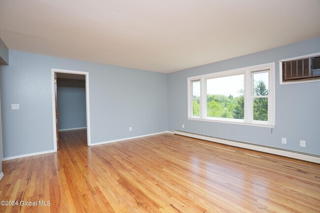 Building Photo - 35 McAlpin St