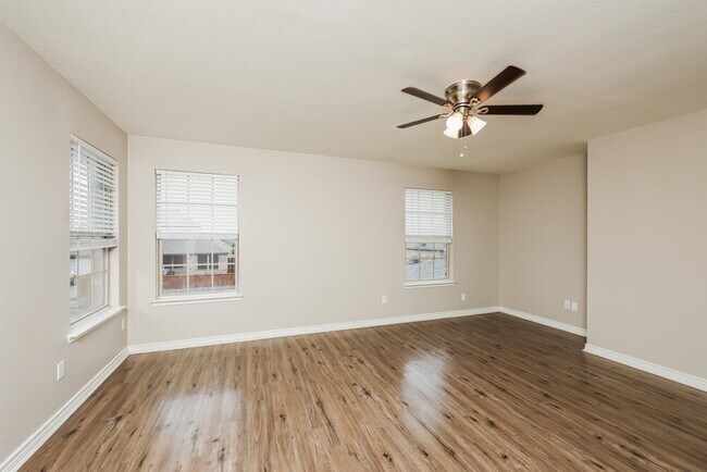 Building Photo - 310 Quail Run Rd