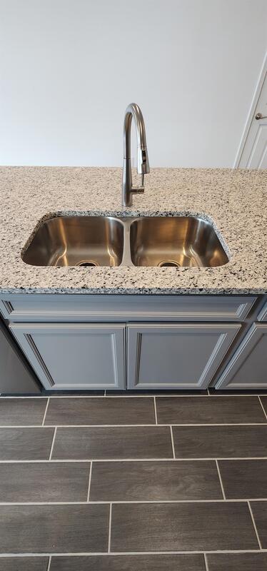 Building Photo - 7822 S Wolf Creek Dr