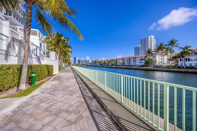 Building Photo - 3030 NE 188th St